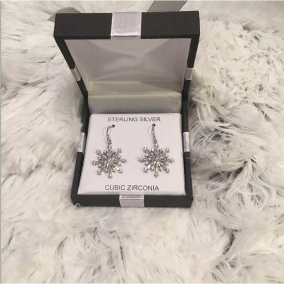 Snowflake Jewelry set Sterling Silver Cubic Zirconia gift boxed - Picture 3 of 9